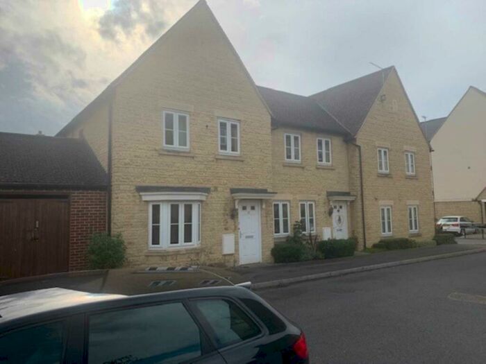 3 Bedroom End Of Terrace House To Rent In Ashcombe Crescent, Witney, OX28