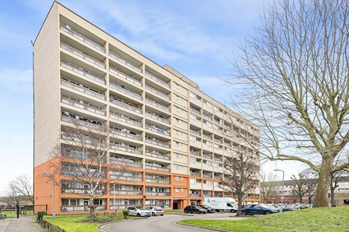 2 Bedroom Apartment For Sale In Phipps Bridge Road, Mitcham, CR4