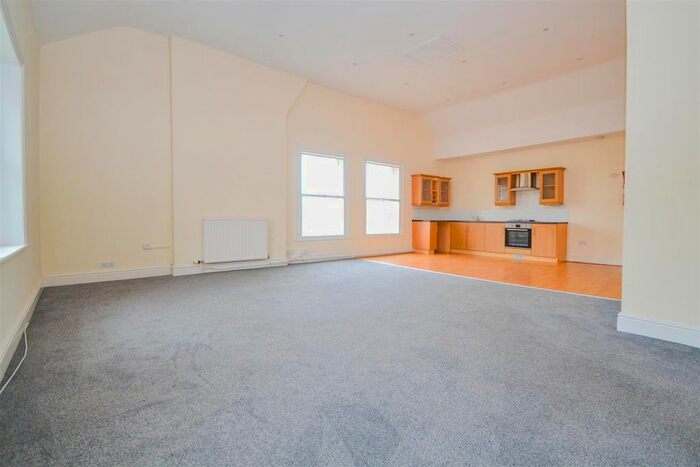 2 Bedroom Flat To Rent In High Street, Loftus, TS13