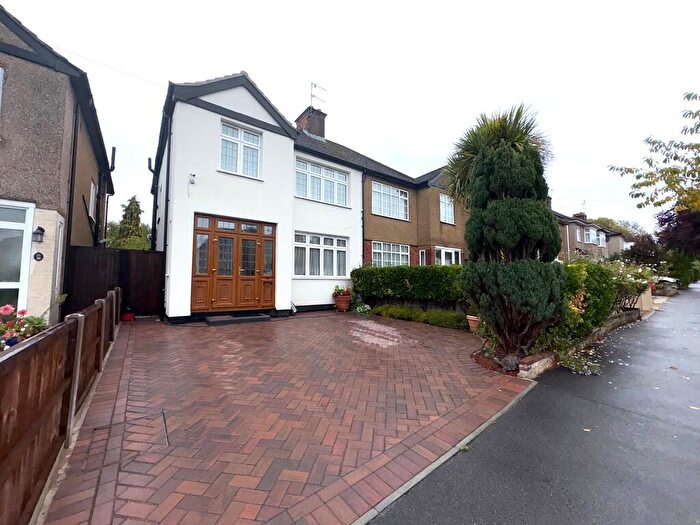 4 Bedroom Semi-Detached House To Rent In Parkfield Avenue, Harrow, HA2