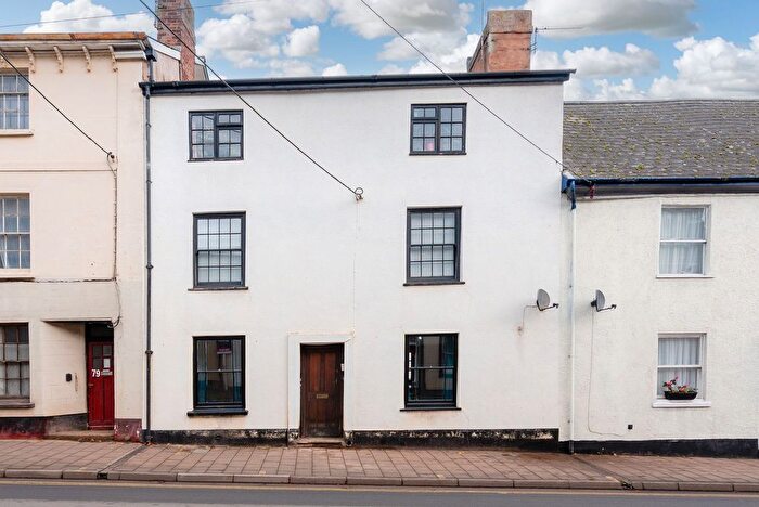 1 Bedroom Flat For Sale In High Street, Crediton, EX17