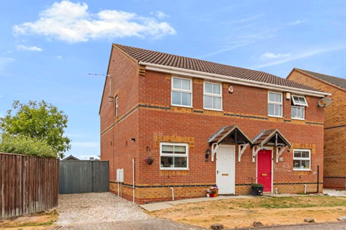 3 Bedroom Semi-Detached House For Sale In Patchett Close, Scartho Top, Grimsby, DN33