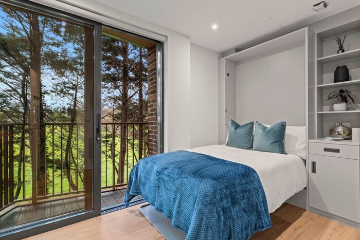 Studio To Rent In Hanger Lane, Ealing, W5