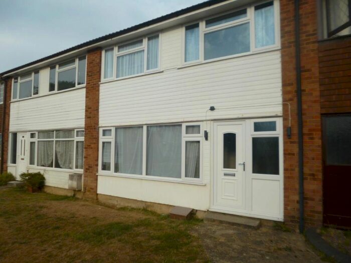 3 Bedroom Terraced House To Rent In Russell Close, Kensworth, LU6