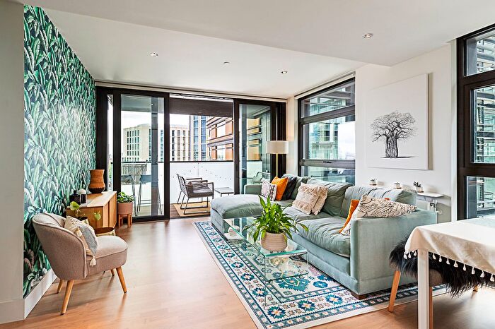 1 Bedroom Flat To Rent In Flat, Bowl Court, London, EC2A