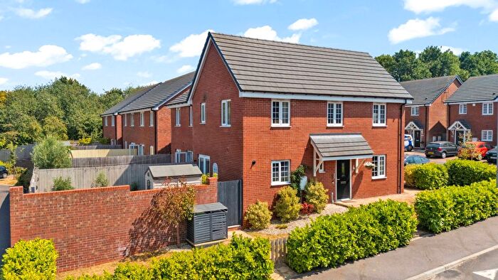 3 Bedroom Semi-Detached House For Sale In Oaktree Way, Rothley, LE7