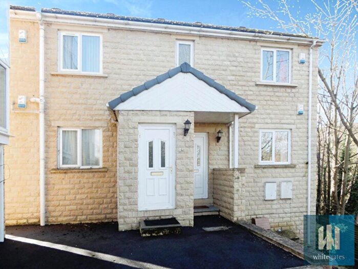 2 Bedroom Apartment To Rent In Woodhead Road, Lockwood, Huddersfield, HD4