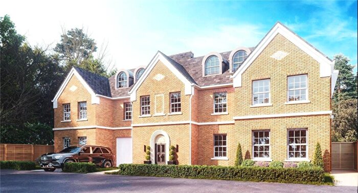 3 Bedroom Apartment For Sale In Green Lane, Cobham, Surrey, KT11