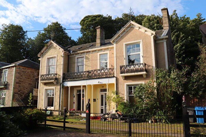 3 Bedroom Flat For Sale In York Terrace, Rothesay, PA20
