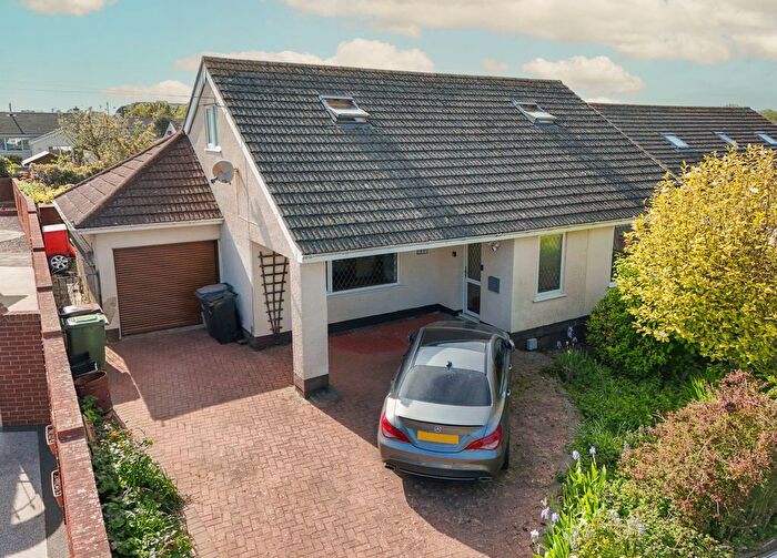 4 Bedroom Bungalow For Sale In Kingsway Avenue, Paignton, TQ4