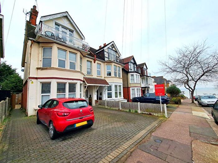 2 Bedroom Flat To Rent In Palmerston Road, Westcliff-On-Sea, SS0