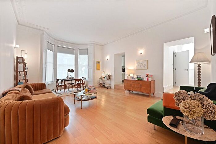 2 Bedroom Flat To Rent In Clydesdale Road, London, W11