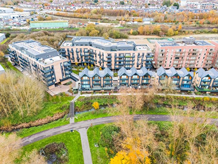 2 Bedroom Flat To Rent In Cantia Place, Ashford, TN23