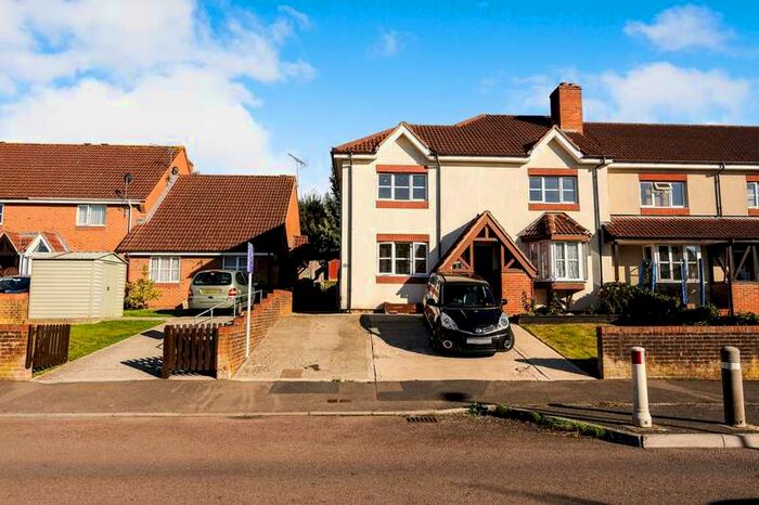 2 Bedroom Maisonette Flat To Rent In Juniper Way, Stonehouse, GL10