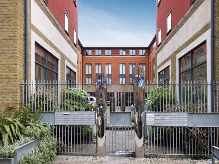 2 Bedroom Flat To Rent In Reservoir Studios, Cable Street, E1W