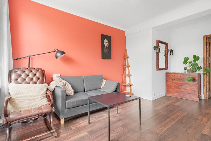 1 Bedroom Flat To Rent In Windsor House, Wenlock Road, N1