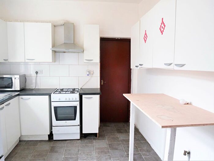 4 Bedroom Semi-Detached House To Rent In Fern Lane, Hounslow, TW5