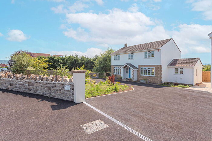 4 Bedroom Detached House For Sale In Wickwar Road, Kingswood, GL12