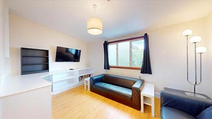3 Bedroom Apartment To Rent In Parkway, London, NW1