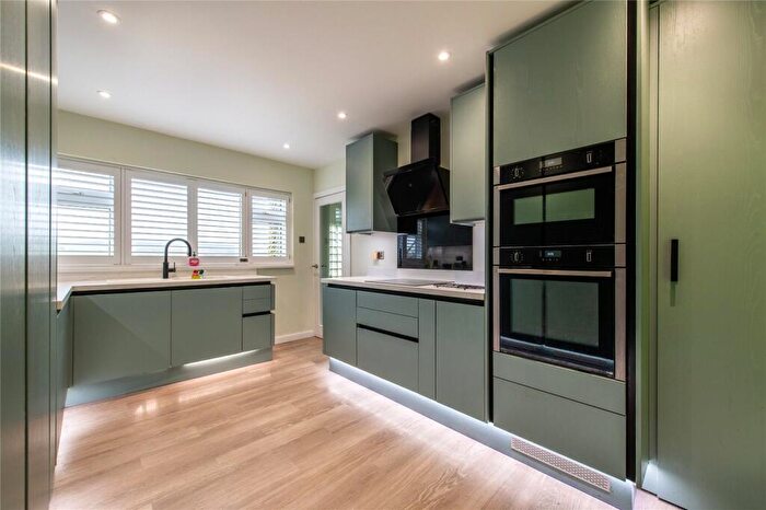 4 Bedroom Detached House For Sale In Rochester Road, Cuxton, Rochester, Kent, ME2