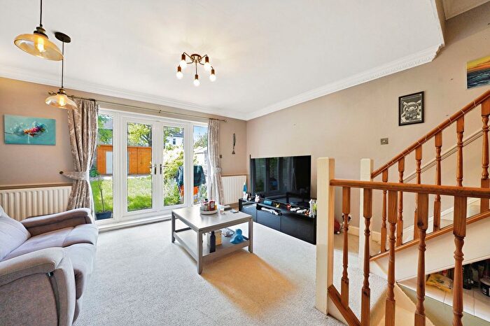 1 Bedroom Flat To Rent In Wellmeadow Road, Catford, London, SE6
