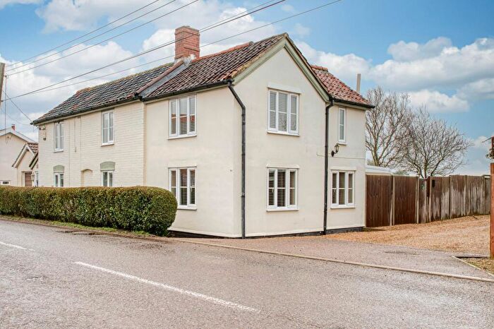 2 Bedroom Detached House For Sale In Broad Road, Cotton, IP14