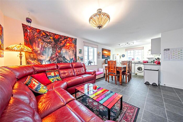 1 Bedroom Flat For Sale In Feld Lane, Holmewood, Chesterfield, Derbyshire, S42