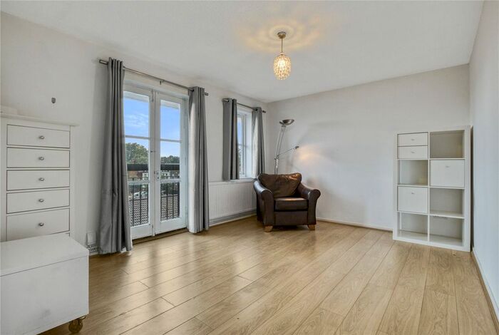 1 Bedroom Flat To Rent In Duffield Drive, London, N15