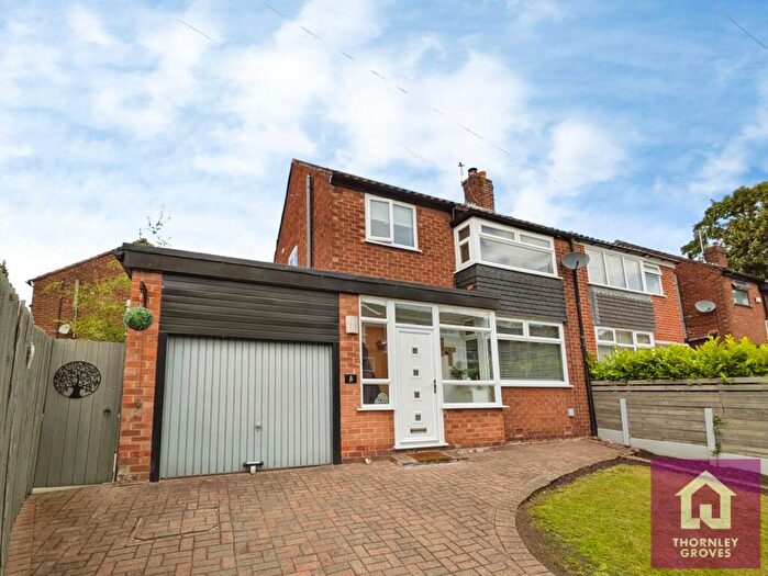 3 Bedroom Semi-Detached House For Sale In Vendale Avenue, Swinton, M27