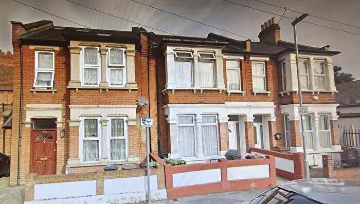 1 Bedroom Flat To Rent In Eric Road, Chadwell Heath, RM6
