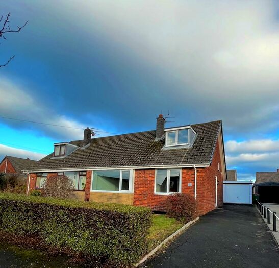3 Bedroom Semi-Detached Bungalow To Rent In Polefield, Fulwood, Preston, PR2