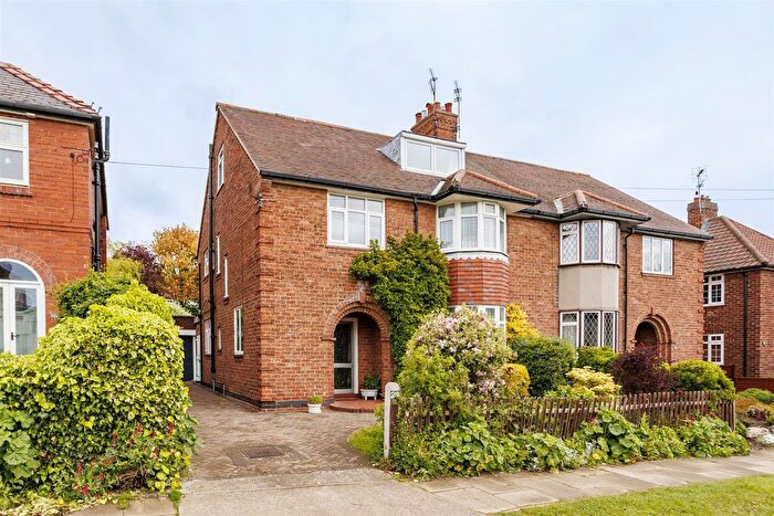 5 Bedroom Semi-Detached House For Sale In Kilburn Road, York, YO10