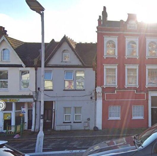 1 Bedroom Flat To Rent In Station Road Westcliff-on-Sea, SS0
