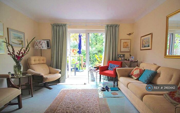 3 Bedroom Terraced House To Rent In Waveney Close, London, E1W