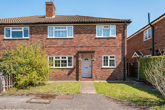 2 Bedroom Maisonette For Sale In Godstone Road, Surrey, SM1