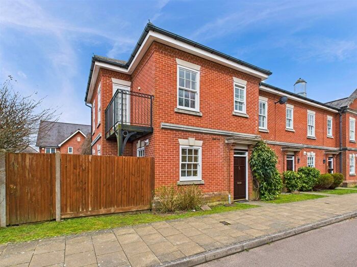 2 Bedroom End Of Terrace House For Sale In Cayton Road, Coulsdon, CR5