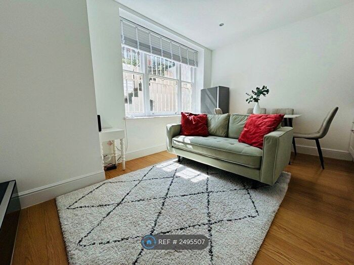 2 Bedroom Flat To Rent In London, London, W14