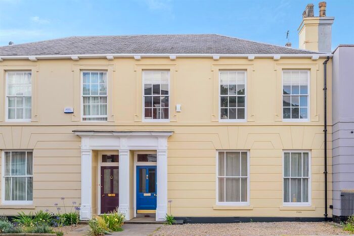 4 Bedroom House To Rent In Railway Street, Beverley, HU17