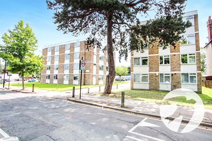2 Bedroom Flat For Sale In West Park, London, SE9