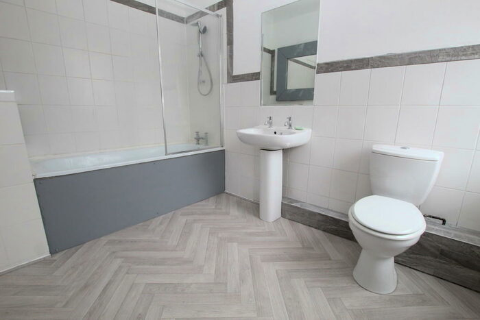 3 Bedroom Terraced House To Rent In Halifax Road, Todmorden, OL14