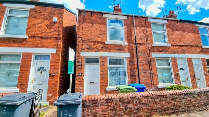 2 Bedroom End Of Terrace House To Rent In Derby Road, Chesterfield, Derbyshire, S40