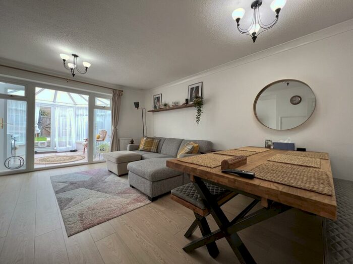 3 Bedroom Terraced House To Rent In Chive Court, Farnborough, GU14