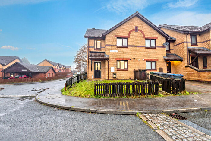 3 Bedroom End Of Terrace House For Sale In Kite Mews, Bradford, West Yorkshire, BD8