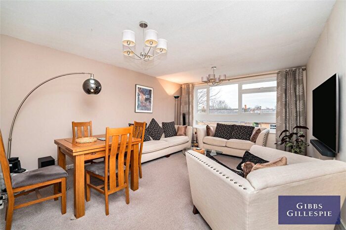 2 Bedroom Flat To Rent In Westpark, - Eaton Rise, London, W5