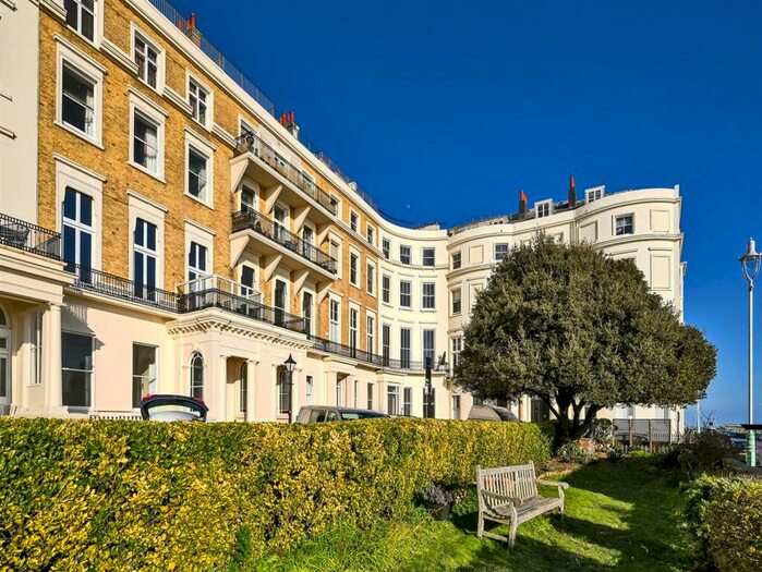 2 Bedroom Flat To Rent In Eastern Terrace, Brighton, BN2