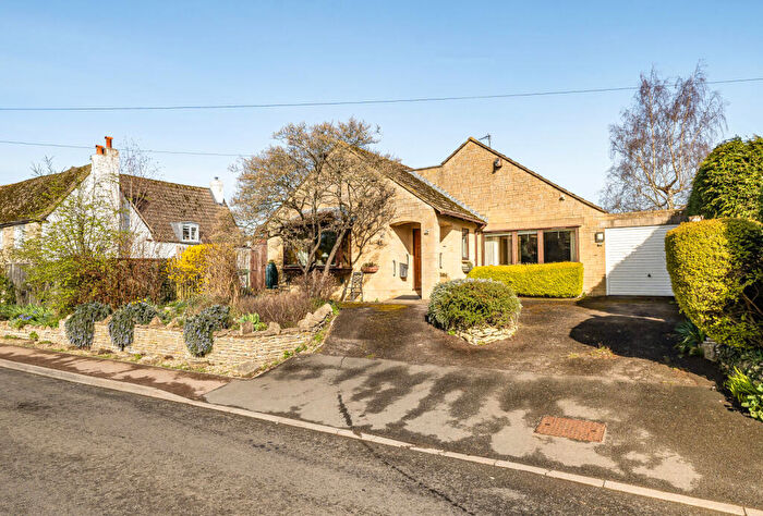 3 Bedroom Bungalow For Sale In Gretton Road, Gotherington, Cheltenham, Gloucestershire, GL52