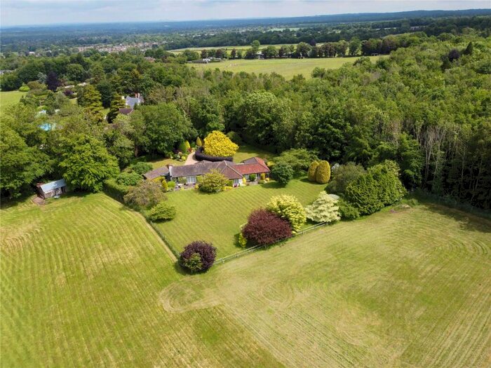 3 Bedroom Bungalow For Sale In Beech Avenue, Effingham, KT24