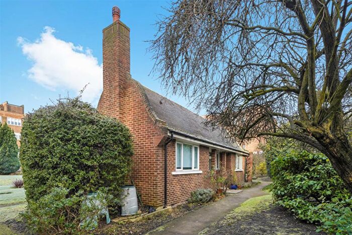 2 Bedroom Detached House To Rent In Kimber Road, London, SW18