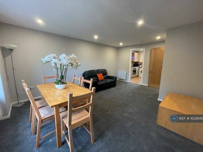 2 Bedroom Flat To Rent In Parkside Terrace, Edinburgh, EH16