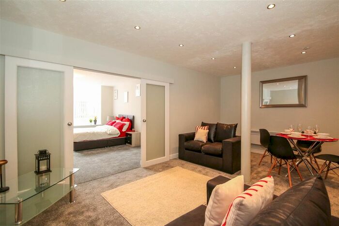 3 Bedroom Flat To Rent In Victoria Mill, Lower Vickers Street, Manchester., M40